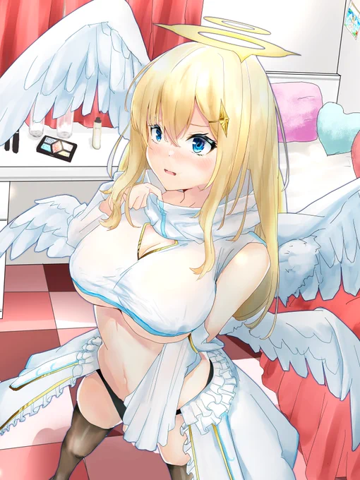 短期間の内にいろんなところが成長してしまったせいで、支給された戦闘服がパッツパツになっちゃったうちの子ってわけ。 