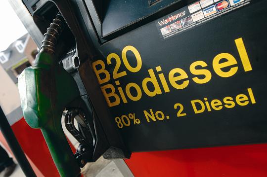 BiodieselMag's tweet photo. Missouri #soybean #farmers build on #USDA and #MASBDA #biodiesel #infrastructure #grant programs by offering their own grant #funding to help build out Missouri #advancedbiofuels infrastructure https://t.co/wa8aIWM3JA https://t.co/OCWBb0rfRO