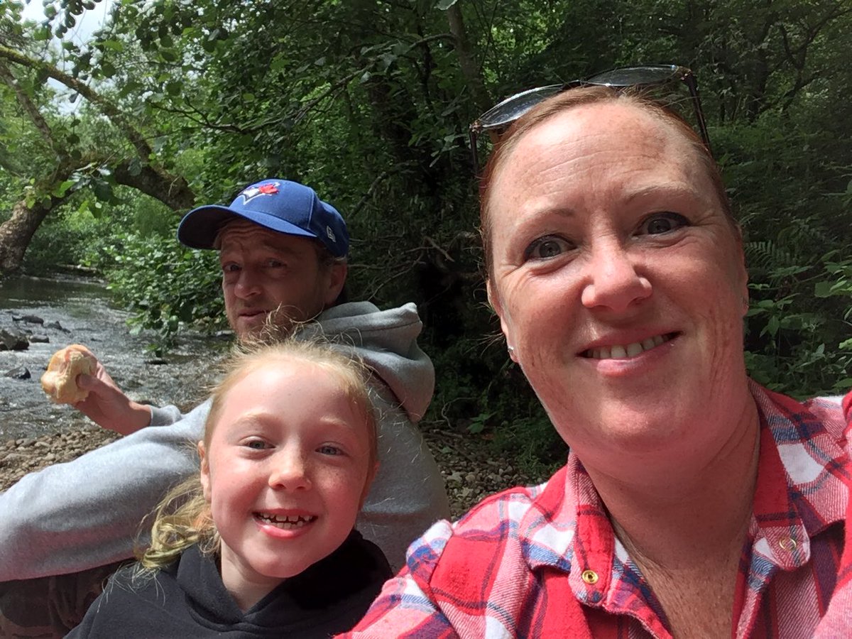 melody_singing's tweet photo. @StAnthony3_4S had a lovely afternoon looking at rocks, climbing trees, skimming stones, having a picnic and walking down the river at Brock Bottom with mum and dad. https://t.co/KiduJ2t0bC