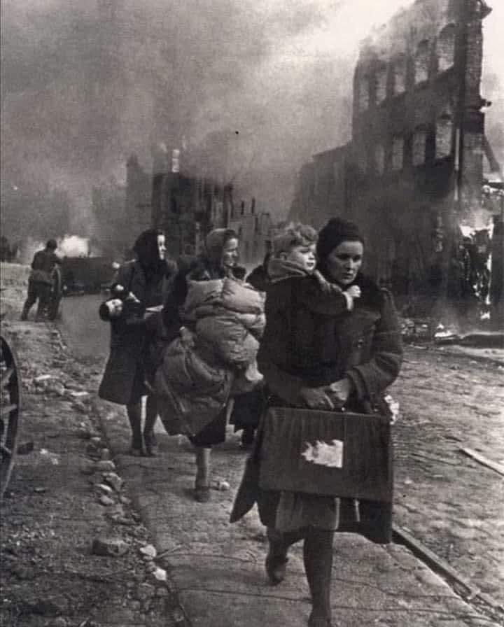 Imagine you were born in 1900.When you're 14, World War I begins and ends when you're 18 with 22 million dead.Soon after a global pandemic, the Spanish Flu, appears, killing 50 million people. And you're alive and 20 years old.Cont...