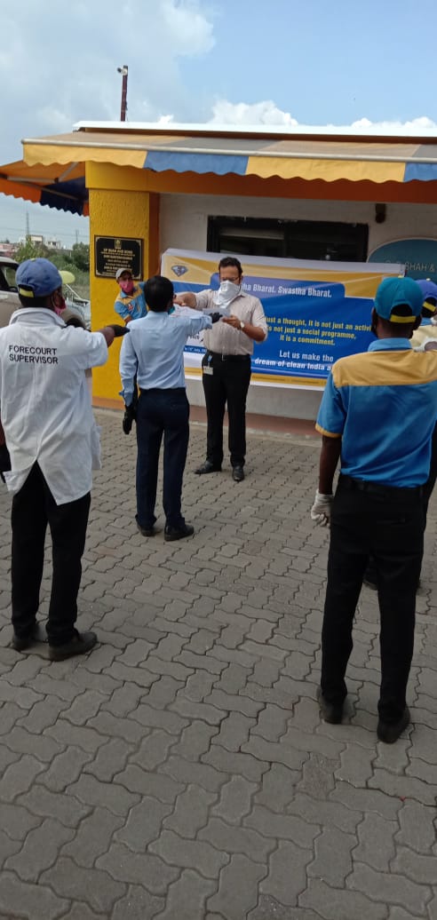 'It's our planet... Don't throw it away...' We at CP shah atul NH8 Valsad understand that we together can make India a better place... #swatchabharat #samruddhabharat @MIHIRJOSHI1972 @BPCLimited @BPCLRetail @Parthasarthy322 @kumarsantbpcl @ravips25 @singharunbpcl