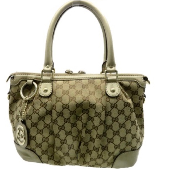 Assata786's tweet photo. So good I had to share! Check out all the items I'm loving on @Poshmarkapp #poshmark #fashion #style #shopmycloset #gucci: https://t.co/sYA953WnTd https://t.co/E3nGjkGWdB