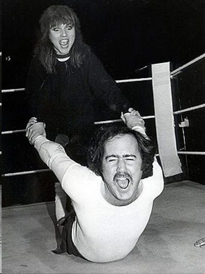 Happy 75th birthday to rock icon Debbie Harry. She was a big wrestling fan in the 70s-80s &amp; famously performed wearing just a Dr. X shirt, the alter ego of The Destroyer. In 1983 she co-starred in the Broadway wrestling play Teaneck Tanzi with Andy Kaufman. It closed after 1 day.