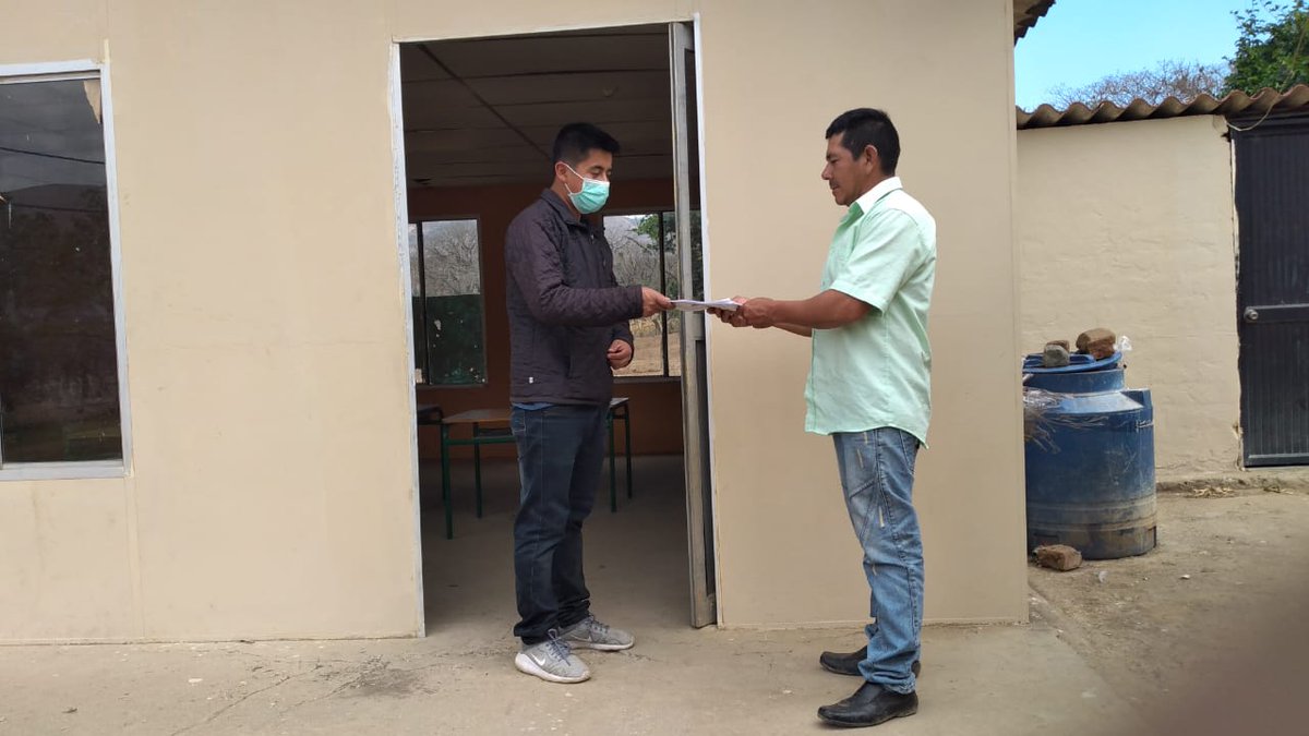 GoberLoja's tweet photo. ✅TP Nueva Fátima realizó control en establecimientos (cat 6) del barrio Tumbunuma. 

✅ Se verifico PAF y fechas de caducidad a los  productos expuestos para la venta al público. https://t.co/CMQE3RCIgh