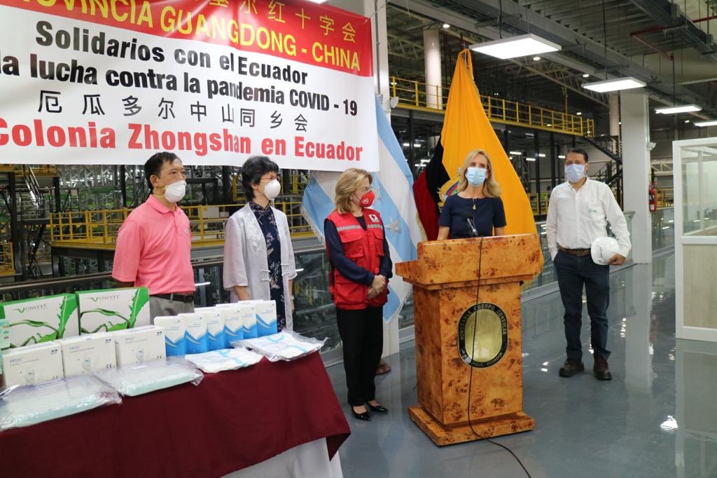 ComiteGYE's tweet photo. ¡Seguimos adelante con el apoyo de corazones solidarios! Hoy queremos darle las gracias a la Sociedad China de la Colonia Zhongshan en Ecuador por tan noble gesto con su importante donación de insumos de bioseguridad para continuar en la lucha contra el Covid-19. https://t.co/Z9As3s5qnk