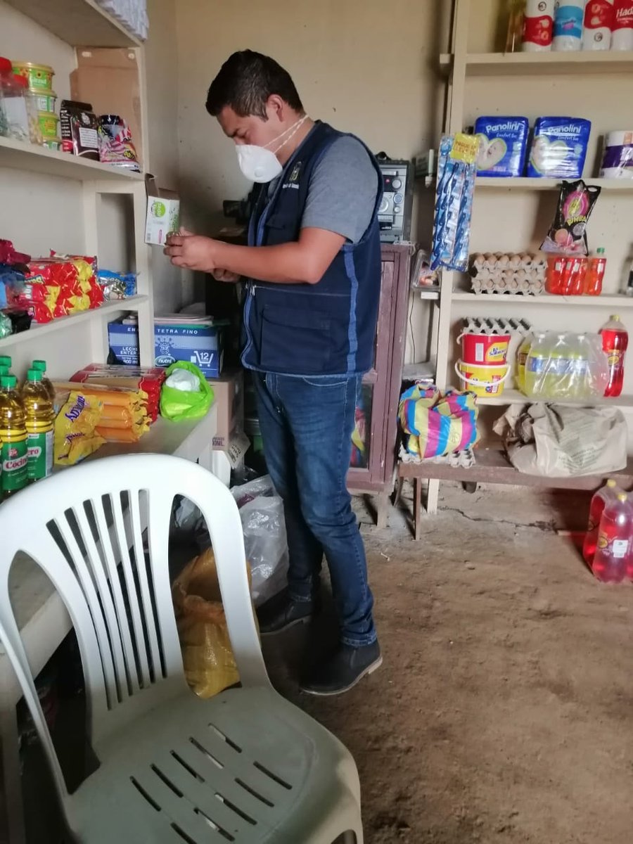 GoberLoja's tweet photo. ✅TP Nueva Fátima realizó control en establecimientos (cat 6) del barrio Tumbunuma. 

✅ Se verifico PAF y fechas de caducidad a los  productos expuestos para la venta al público. https://t.co/CMQE3RCIgh