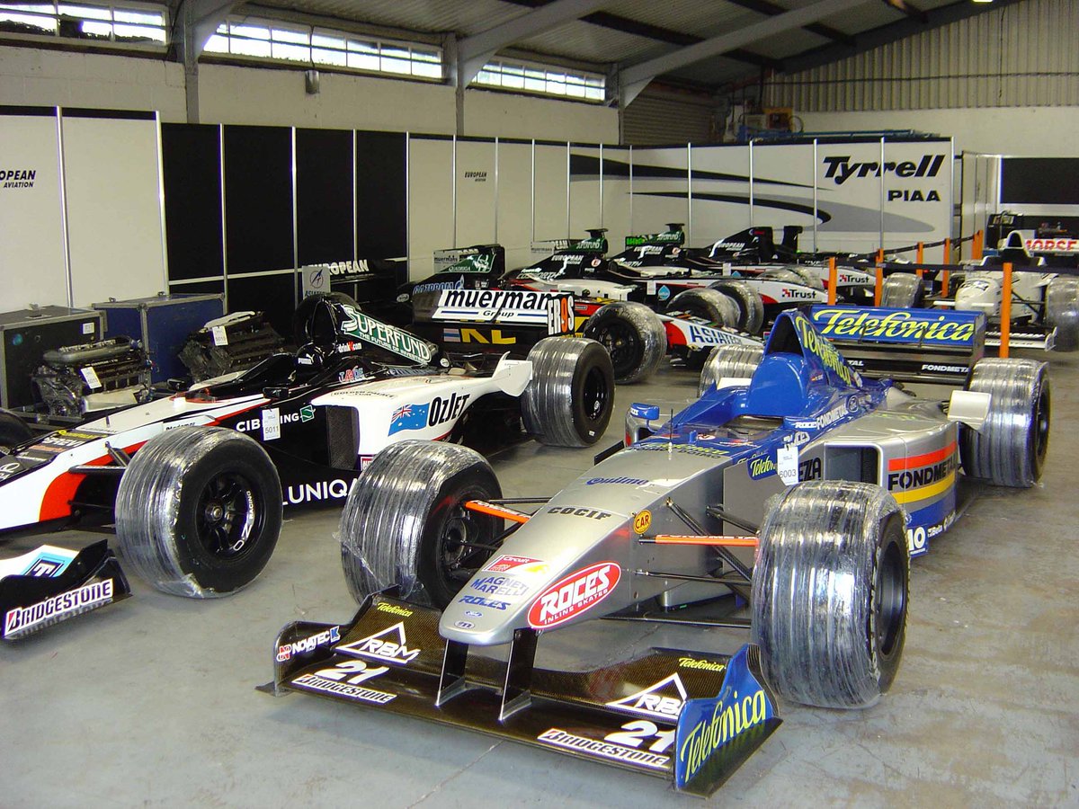 minardi m01