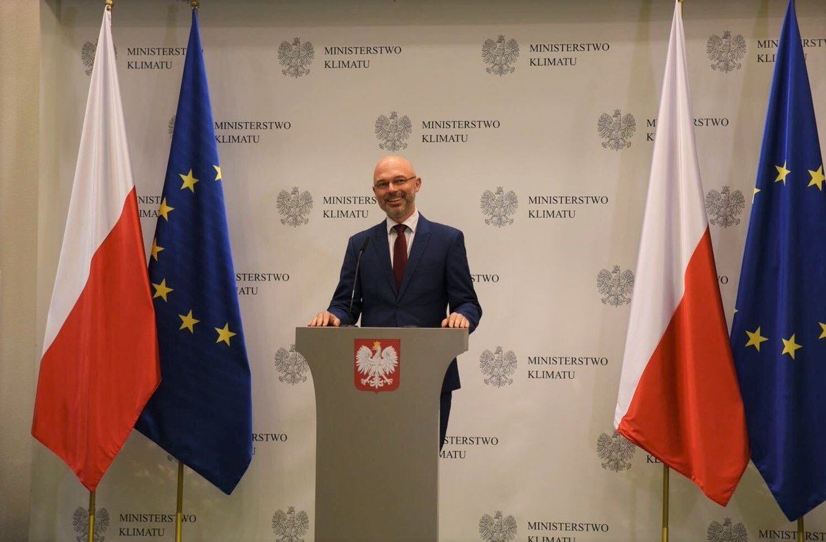 MKiS_GOV_PL's tweet photo. Minister klimatu @KurtykaMichal: Jesteśmy krajem o największym potencjale offshore wind na Bałtyku. Dzięki współpracy w zakresie rozwoju morskiej energetyki wiatrowej Polska może stać się liderem oraz eksporterem taniej i czystej energii. #SectorDealPL https://t.co/4YOT0M7Iwk