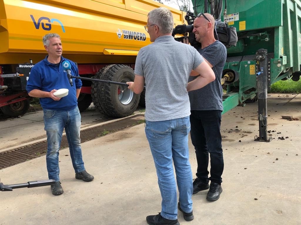 CUMELANederland's tweet photo. Vanavond vanaf 22:30 uur zie je in Hart van Nederland cumelaondernemers Dirk van Kievit Deil en Gijs van Loonbedrijf van der Woerd over de bendes die voor twee miljoen euro GPS apparatuur in het buitengebied roven.
Alvast meer lezen hierover? Ga naar:
https://t.co/eXuPBFMM7O https://t.co/Dxpjf80rIS