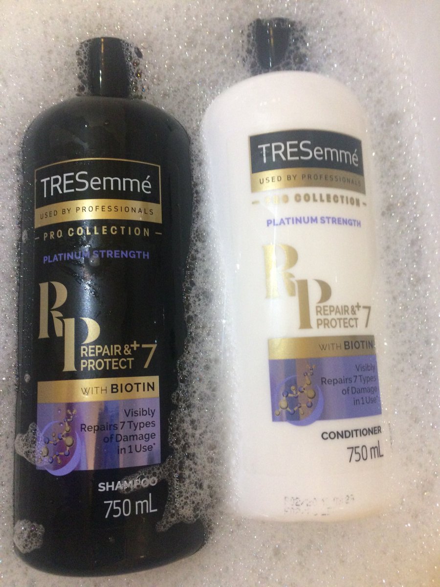 TumiSebogodi's tweet photo. Hello July!!
New Month,new hair repair &amp; protect journey 🙋🏽‍♀️#rubybox #rubyboxtresemme #TRESemmesa #BeAboutStyle https://t.co/g3RYzijNoE