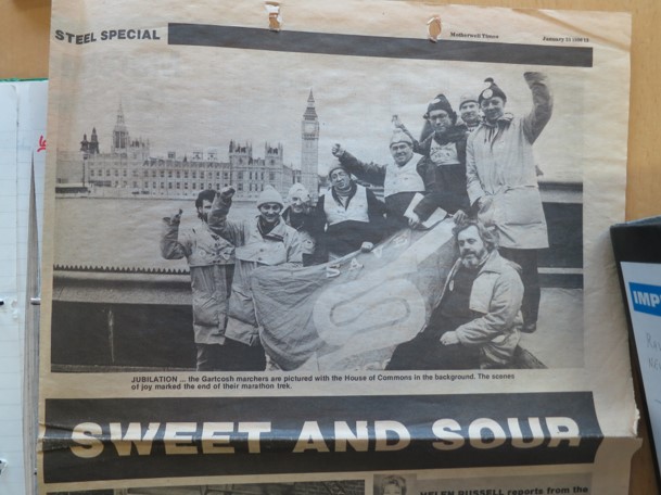 5/15 When the Gartcosh cold mill was threatened in 1985, the ‘Save our Steel’ (SOS) campaign was launched, bringing together local people & trade union/political leaders to fight the closure plans. There was even a march to London to appeal to both Thatcher & the Queen  #SWOS20