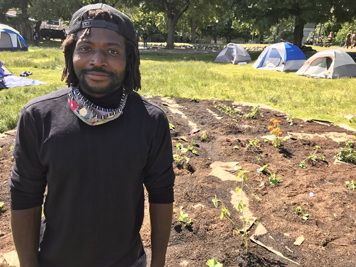 DavidChristoson's tweet photo. They're tearing down #CHAZCHOP .. I demand reparations from the Garden Zone Master for the green beans I was promised... 

#RiseUp for my green beans..!!

#RIPCHOP..🪦.. #RIPCHAZ..🪦.. https://t.co/lmfRpD6uag
