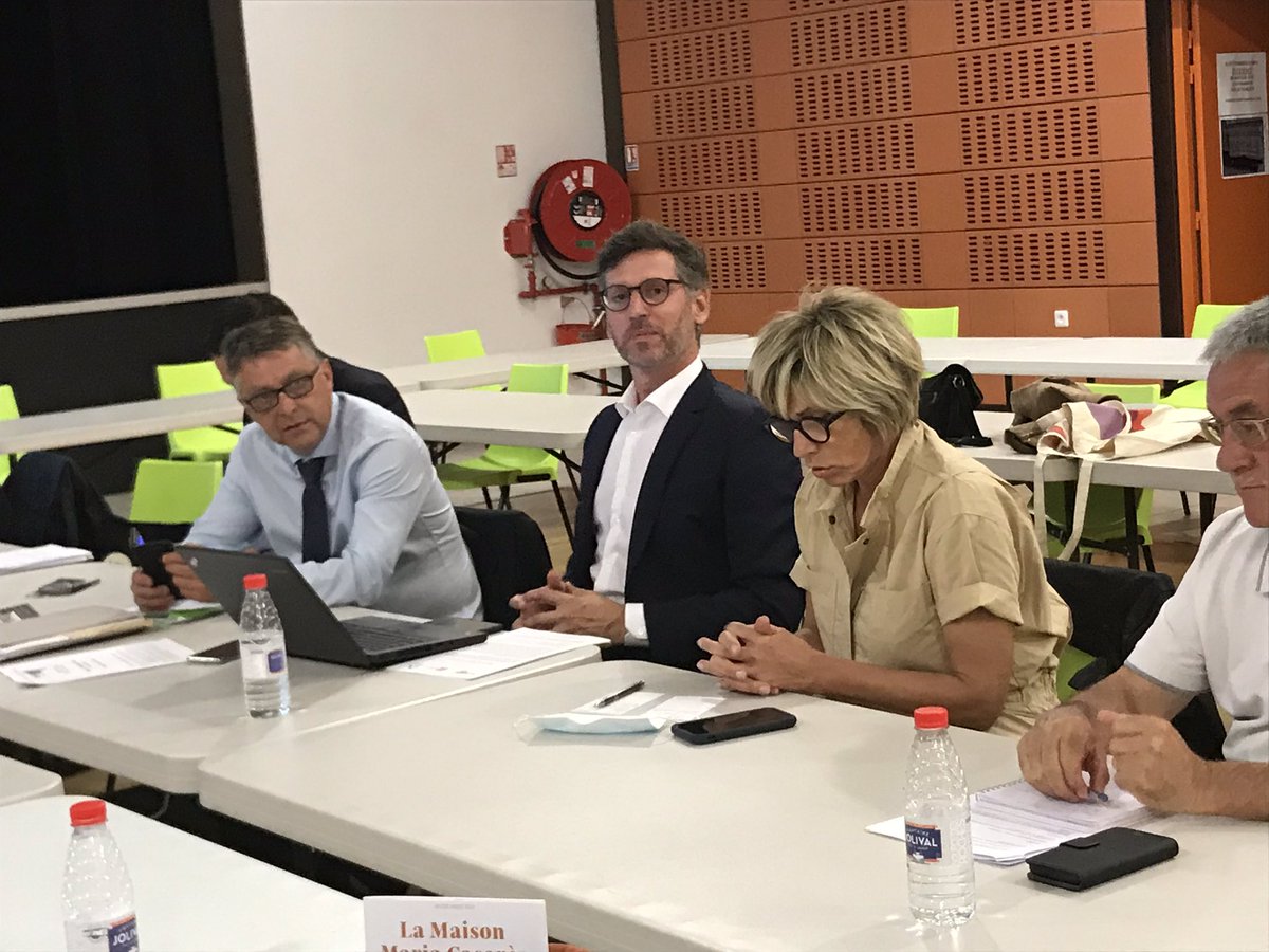VZelia's tweet photo. Ces derniers mois, SFR FTTH a continué le déploiement de la fibre optique en #CharenteLimousine dans le respect des règles sanitaires : 7000 logements et entreprises pourront souscrire une offre dès fin août. #confdepresse  #SFRFTTH @AlticeFrance @bonnefoy_n @Guillau65996503 https://t.co/fpnnEflve7