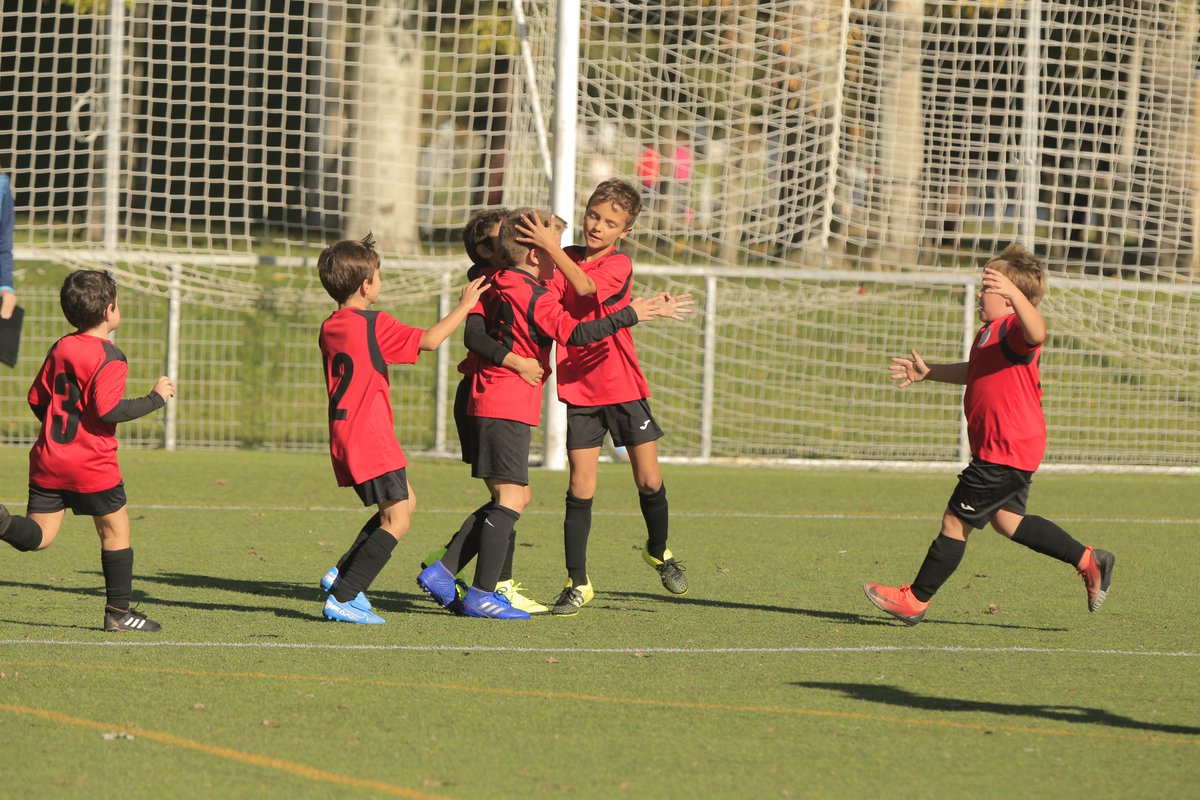 cdcalasanzsal's tweet photo. 📢ÚLTIMOS DÍAS de plazo para la inscripción de fútbol federado para la próxima temporada. No lo dejes pasar, TE ESPERAMOS!! Formulario online disponible hasta el 3 de Julio. #JuntosSomosMásFuertes #CDCalasanzSalamanca https://t.co/zad2bpDHFE