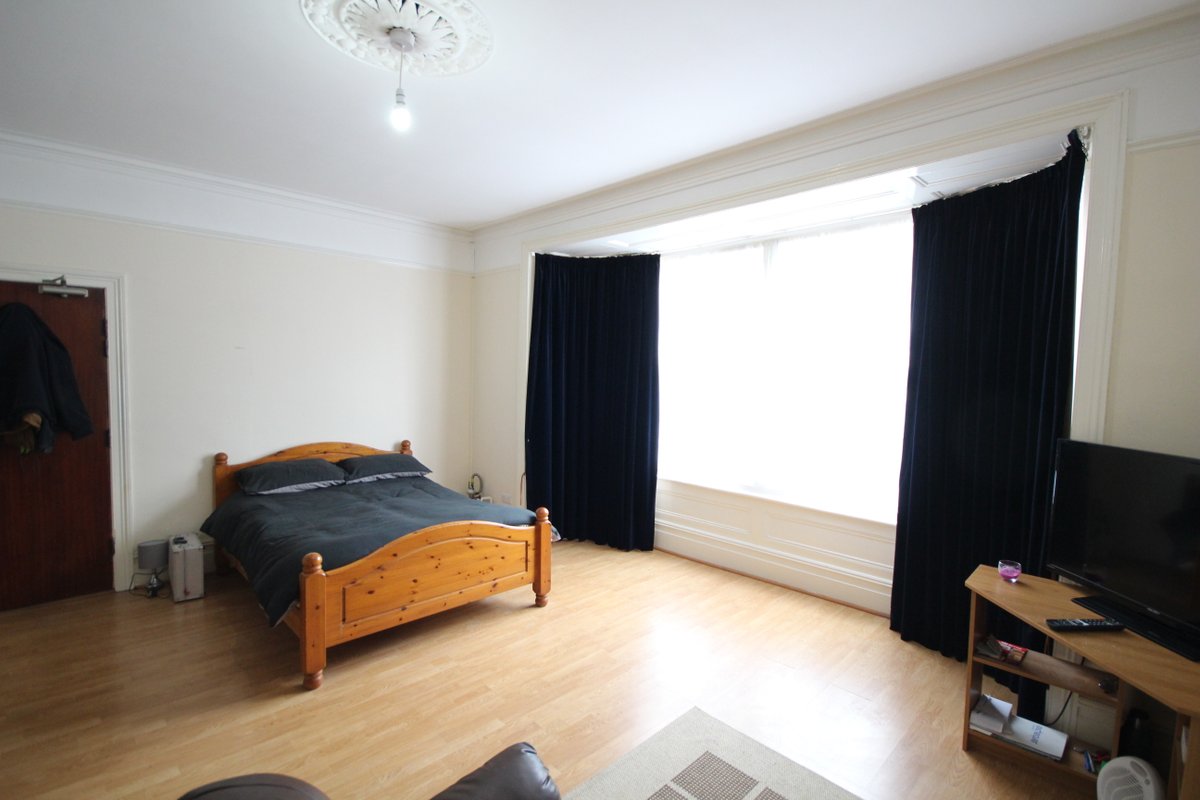 How would you like to have your own shower in your room? 

An enormous room to rent in a Shared house available now. 

#Aberystwyth