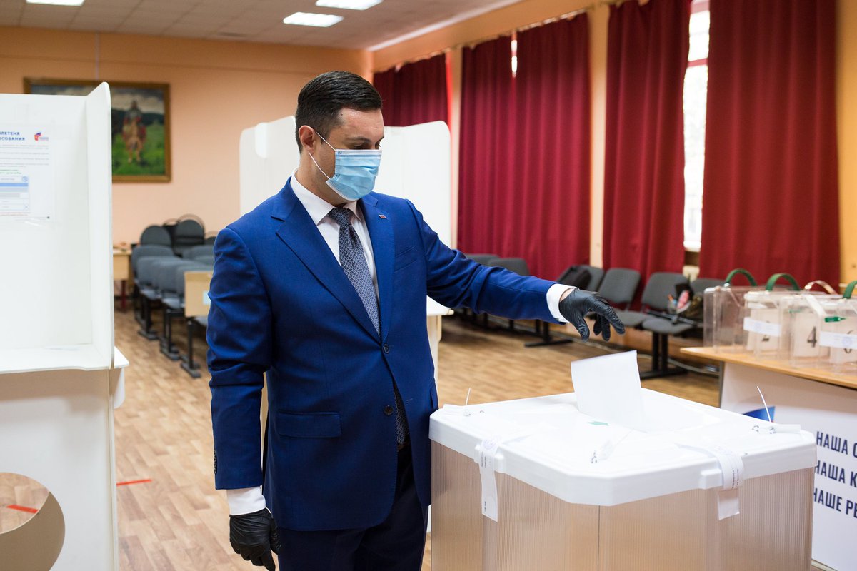 partiyas's tweet photo. Председатель партии адвокат Александр Зорин проголосовал на общероссийском голосовании по поправкам в Конституцию https://t.co/I7FRFZ8Jse