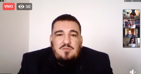 DeChalaca's tweet photo. 🗣 [EN VIVO] @sebavdr (@EngancheSup 🇦🇷) en #FMD2020: "La oportunidad que tenemos refleja el futuro de los medios de comunicación: generar contenidos que se refuercen en marcos como el actual. Apostar por quien consume contenidos específicos" 👉 https://t.co/c9RPRWbAfv https://t.co/voR0HzHs2m
