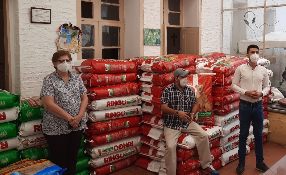 Acción preventiva y de vigilancia adelantó en la mañana de hoy el Personero Municipal Fernando Augusto Martínez C., a la Secretaría de Agricultura Ambiente y Tierras con el contrato de compra de alimento concentrado para los animales que habitan en la calle.