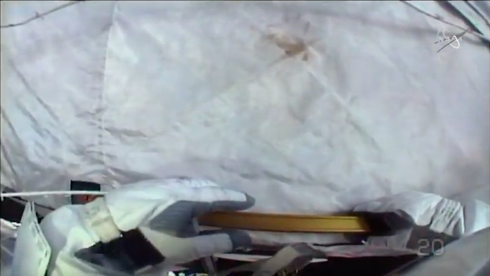genejm29's tweet photo. #NASA #ISS #EXP63 #EVA229 #EVA66 - ISS now just east off the coast of Japan some 261 statute miles in altitude. Cassidy and Behnken involved in what was a get-ahead task, routing data cables for later use.  Getting wire ties in place. https://t.co/bEMd1WfVoj