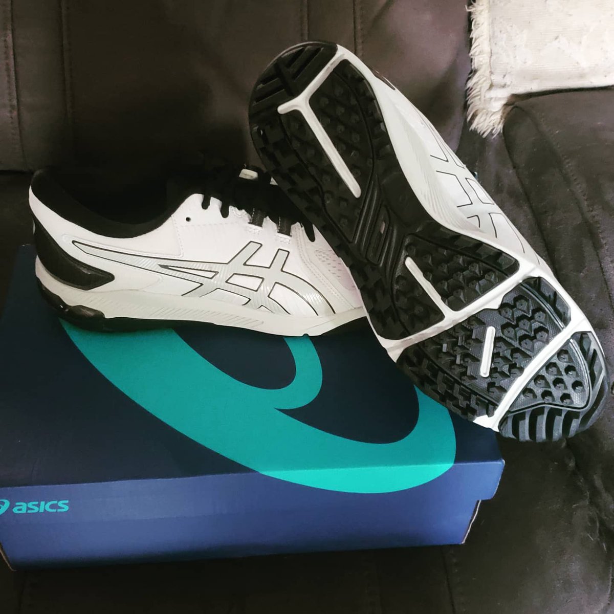 CraigMcConnery's tweet photo. Check out these beauties from
@asics / @SrixonGolf Gel-Course Glide golf shoe. Wore them around the house for a couple hrs. last night and damn they're comfy. Can't wait to try them on the course.
@4golfonline #muppettour @GolfTown
🏌️⛳🏌️⛳🏌🏻 https://t.co/umjanzEdXT
