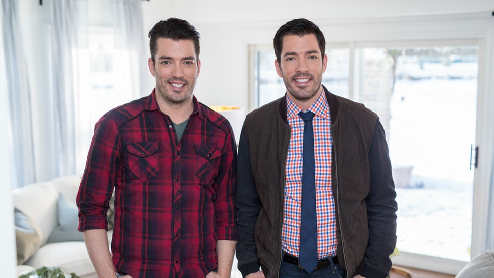 Property Brothers are almost there! Launching again this April, Drew and Jonathan Scott will feature some celebrities including Brad Pitt, Michael Bublé, Viola Davis, Melissa McCarthy, Rebel Wilson, and Jeremy Renners - Celebrity IOU.  #BradPitt #DrewScott losangeleshomes.eu/trending-now/p…