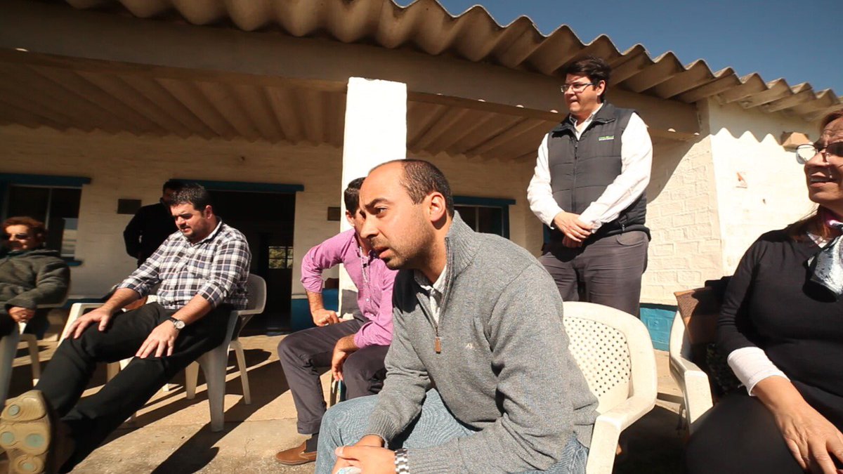 lpguichon's tweet photo. Un poco de lo que fue la recorrida del sábado junto a Nicolas Olivera y Martín Alvarez.. 
Gracias a todos los que se acercaron a escucharnos e intercambiar con nosotros!! 
#GuichonTeQuieroDePie 
#PaysanduTeQuieroDePie https://t.co/qN8f05MQY9