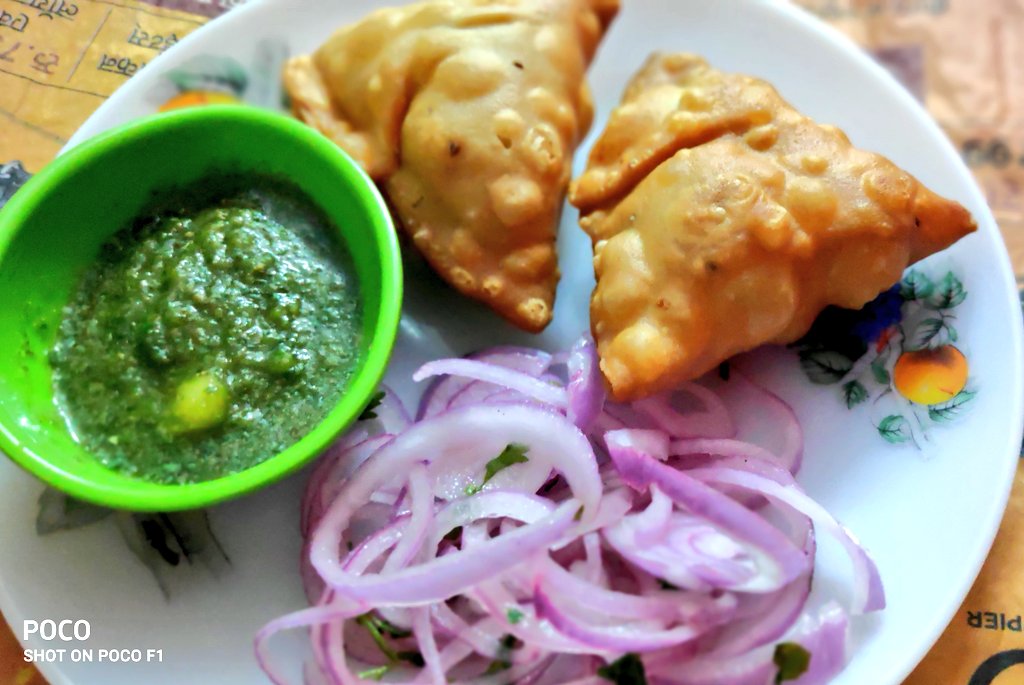 jay1980delhi's tweet photo. एक समोसा इश्क निभाता !
बाकी सब के सब बेकार ! !
#samosaa #समोसा #1stJuly
#LOCKDOWNDIARIES https://t.co/0kgxk9yxMm
