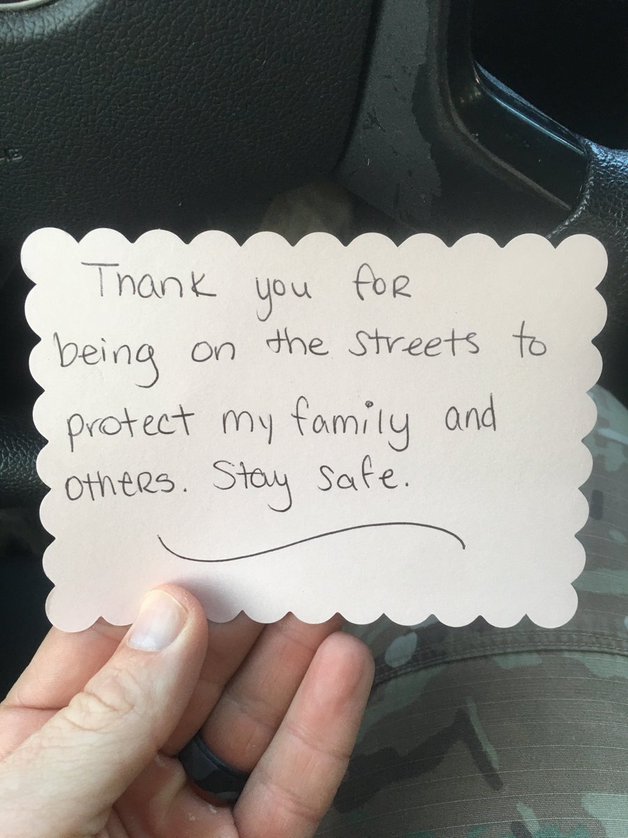 PlanoPoliceDept's tweet photo. One of our Officers returned to his Tahoe this morning to find this note on it.  To whomever you are, "thank you!"  This means a lot to our Officers out there and don't worry, we will always be there for you...keeping you and your family safe.  #HononredToServe #MakeOurDay https://t.co/OWjdIaboHy