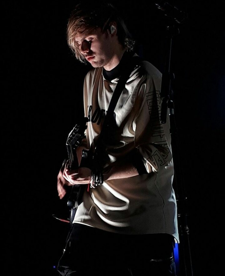 Michael Clifford on stage: a thread
