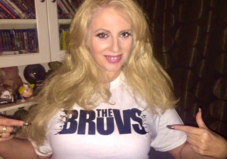 TheBruvsTV's tweet photo. Some people - like @The_Evil_Barbie - make our #tshirts look #naughtybutnice ...
#TheBruvs #tshirt #logo #merch #comedy #cartoons
Get the look #onlineshop - #supportindie #Britanimation ; https://t.co/PNiwmZiCcO https://t.co/7jQv1vWwwX