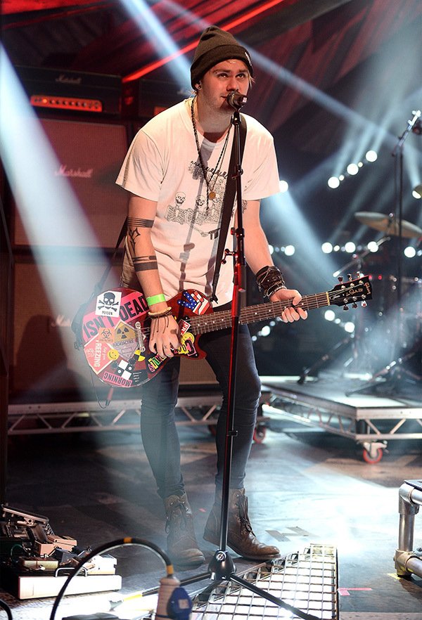 Michael Clifford on stage: a thread