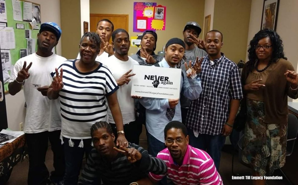 EmmettTill's tweet photo. Our #EmmettTill student ambassadors created the #NeverAgainPledge in honor of @EmmettTill, as we are still seeking #JusticeForEmmettTill and all of the lives stolen by hate, racism and violence!
Take the pledge with us and vow #NeverAgain!
https://t.co/rUQZfvi4xD
#EmmettTill65 https://t.co/wgPofZ3zNj