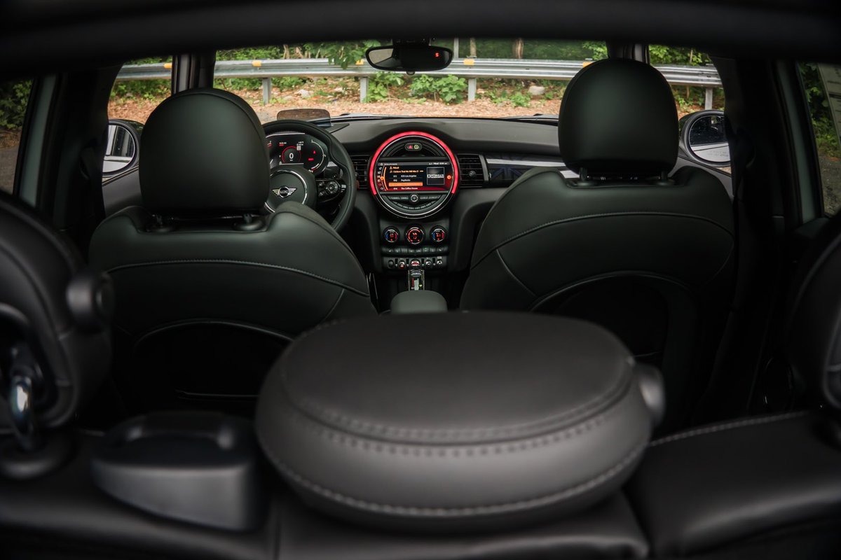 HendrickMINI's tweet photo. Pure MINI perfection 😍 #droolworthy #perfectpackage #hendrickmini #MINI #miniusa #MINIlife #2021MINI #minicooper #motoringaroundcrowntown #letsmotor https://t.co/WFgHng0hnp