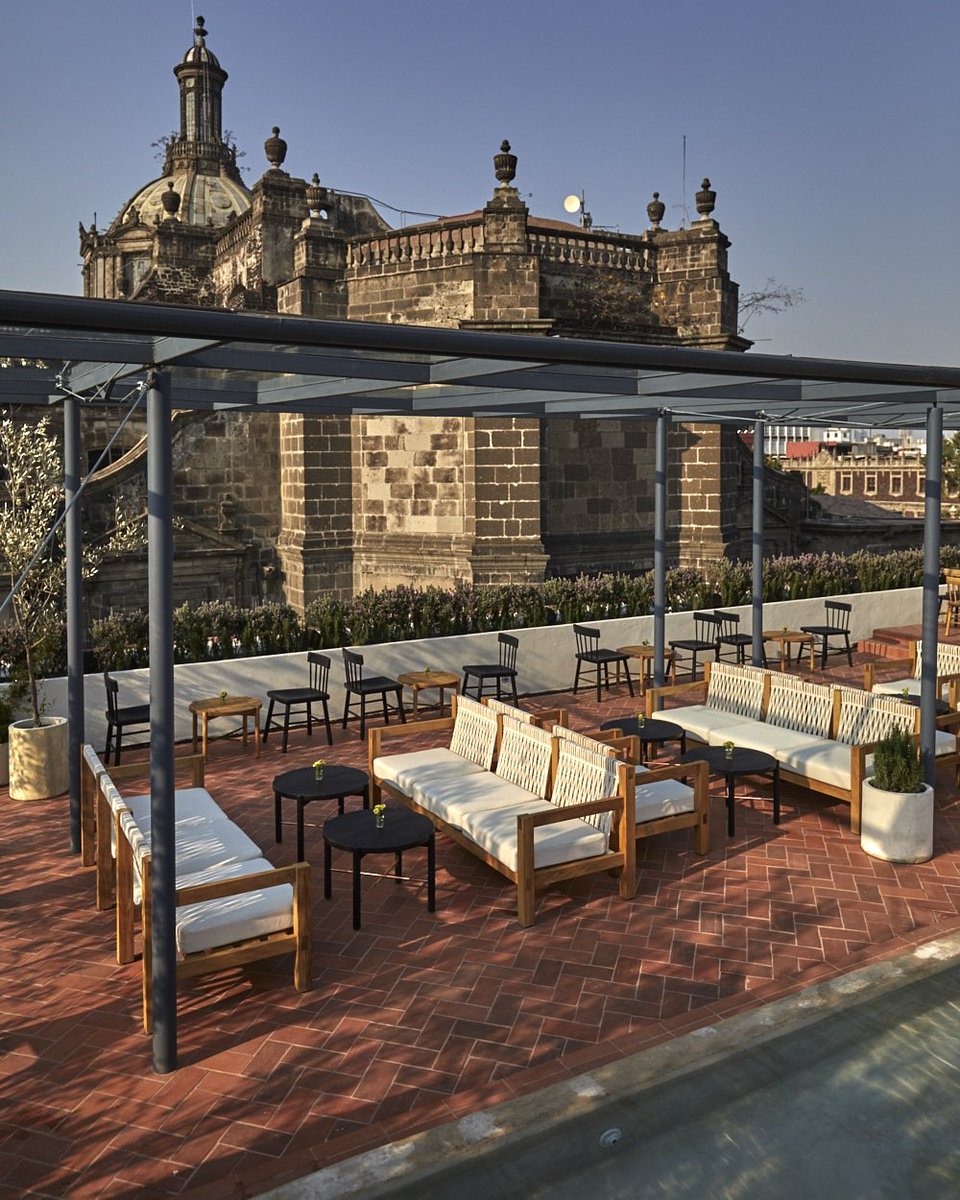 #CírculoMexicano de <a href="/GRUPOHABITA/">Grupo Habita</a> #centrodelcentro #enelcírculo <a href="/ametmx/">Ambrosi Etchegaray</a> <a href="/LaMetropolitana/">La Metropolitana</a> <a href="/deducedesign/">Deduce</a> milenio.com/opinion/barbar…