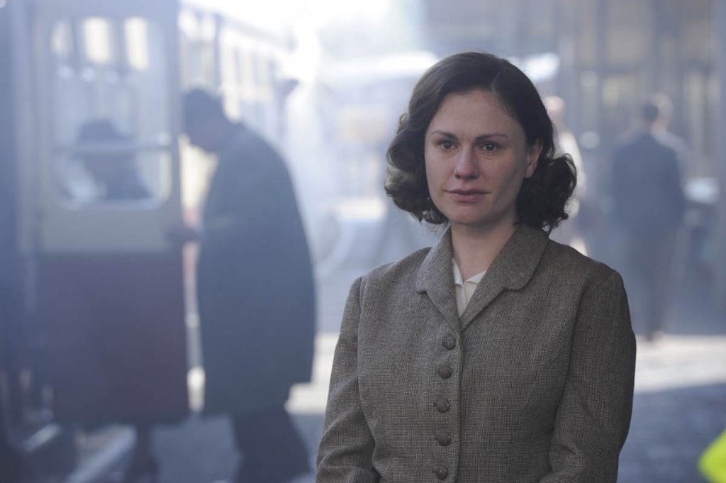 Tell it happen. How did all this happen?. Tell it happen. Gif telling. расскажи об этом пчелам (2018).