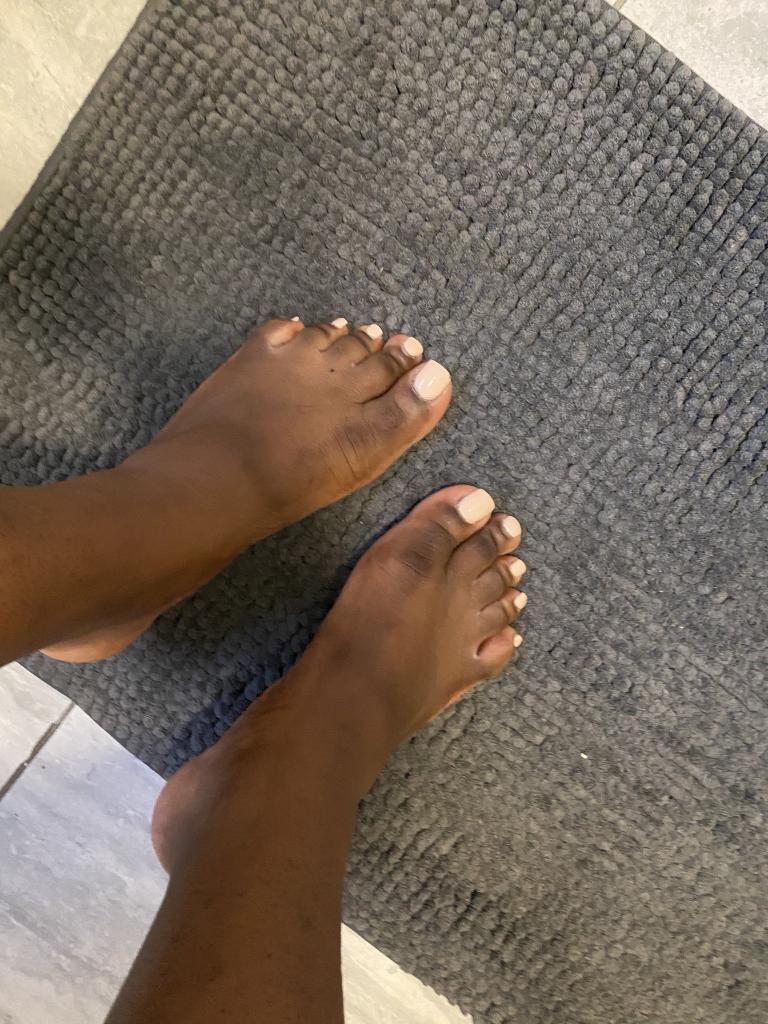 Selling feet pictures on only fans