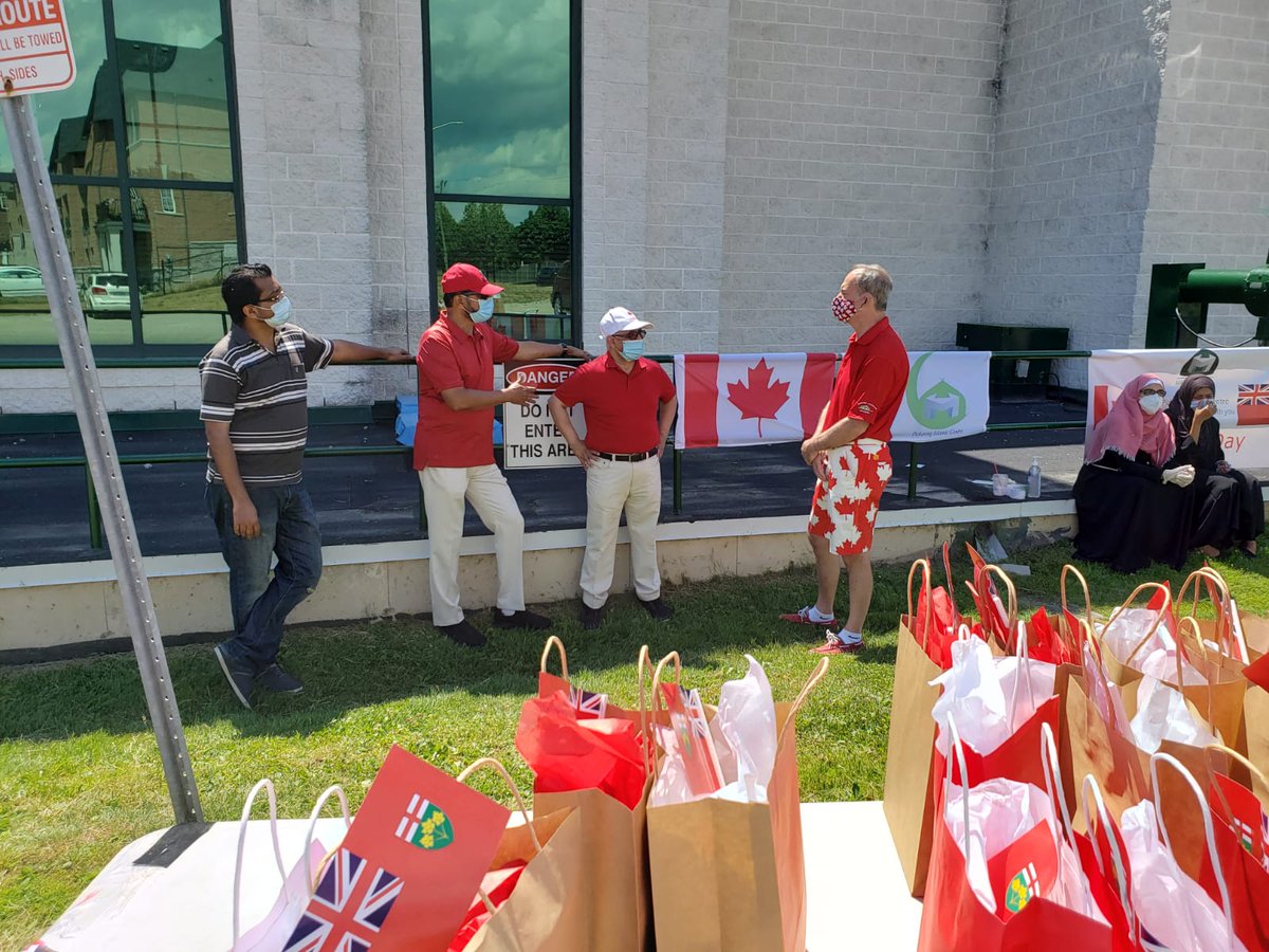 PBethlenfalvy's tweet image. 🇨🇦 Dropped by the Pickering Islamic Centre to drop  some Ontario flags for their Drive Through- A Gift 4 a Car, Canada Day celebration for our community. You can still drop-by to get yours! (while quantities last)  🇨🇦
#proudtobecanadian
#Pickeringproud
#DurhamStrong