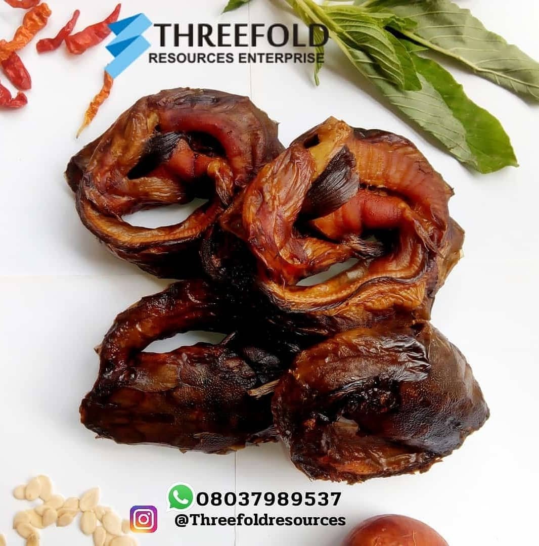 ThreeFoldResou1's tweet photo. Whoever is buying from this set of fish I am just drying will be buying tasty quality!

I am envious of my customers!

Naturally Suya spiced oven dried catfish. #ibadanbusinesshub #thebossapproach #ibhfam #drycatfishinibadan https://t.co/MM1MpIAFT5