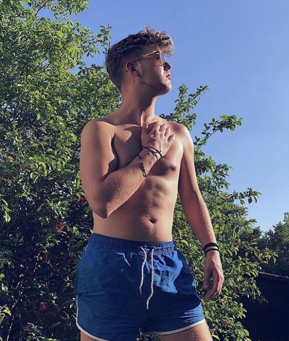 famousfitmen's tweet photo. Happy Birthday to this absolute sort @SammyLClay! 🥳🎂😘 https://t.co/xlOW2zsQey