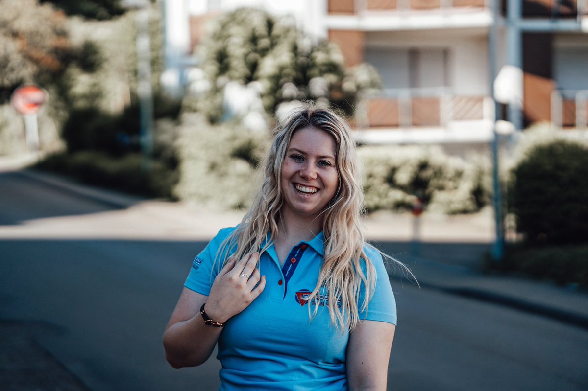 MichelleHalder's tweet photo. ๐ #motorsport #girlpower #racegirl #racing
#portrait #portraitphotography #fashion #outfit #ootd #instafashion #stlyle #trend
#wheelsister #michellehalder https://t.co/y0pbMhsyye