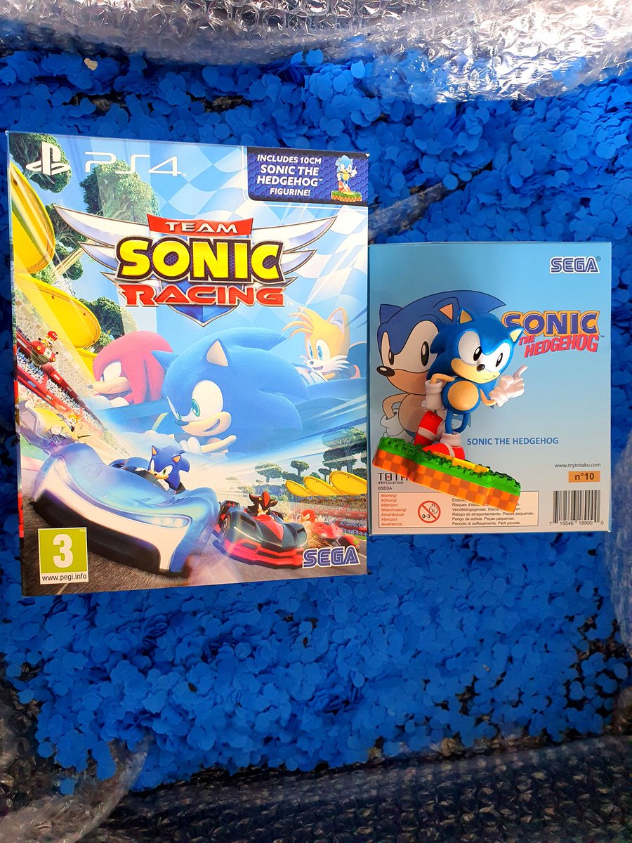 Neo_NGamz's tweet photo. Arrivage du jour à la rédac' N-Gamz avec le monumental #buzzkit de #sonic le film chez @Universal_BE grâce à @DayOneMPM ! De quoi fêter la sortie de ce très bon long métrage en #bluray! Le must? Le déballage vidéo est déjà sur notre chaîne YouTube: https://t.co/1zLCSWJfra https://t.co/yJZdU0tF43