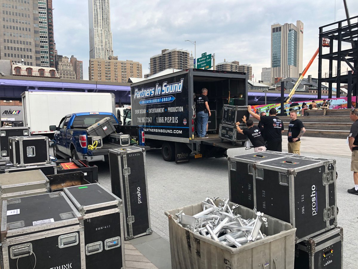 ny_coalition's tweet photo. Teamwork makes the dream work! Everyone of us has a story to tell. Help us save our live events and hospitality industry so we can get back to doing what we love! #SaveNYNJLiveEvents⠀ https://t.co/0ihT6x0TPe