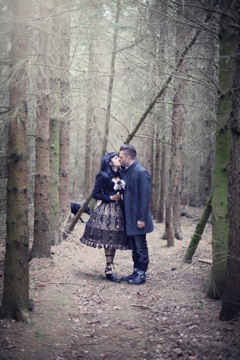 CelebrationW's tweet photo. Throwback to Tina &amp; Kevin’s fusion woodland ceremony &amp; celebrations OMG this two piece dress was fab-u-lous  #unique #gothic #indian #twistontradition #feelslikeus #alternativewedding #alternativeweddingvenues #fusionofcultures #personalceremony #celebrant #onthedaycoordination https://t.co/wD4WYzhdcS