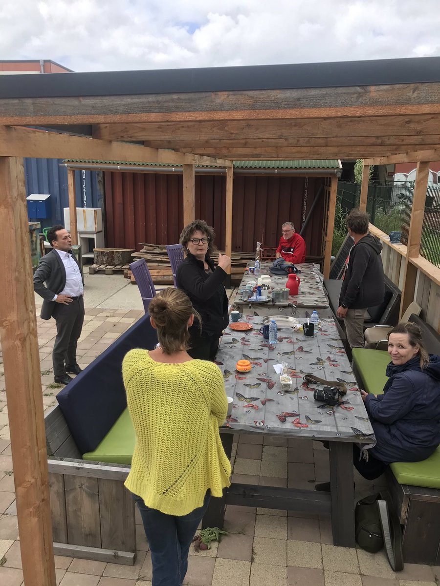 Samen met @mrbregman te gast bij de buurtwerkplaats om terug te blikken op het meldpunt Corona in Oost dat snel van start ging in Coronatijd. Een verdienste van  netwerkgericht werken van  oost pact door ! Het was mooi gesprek @OostPactDoor