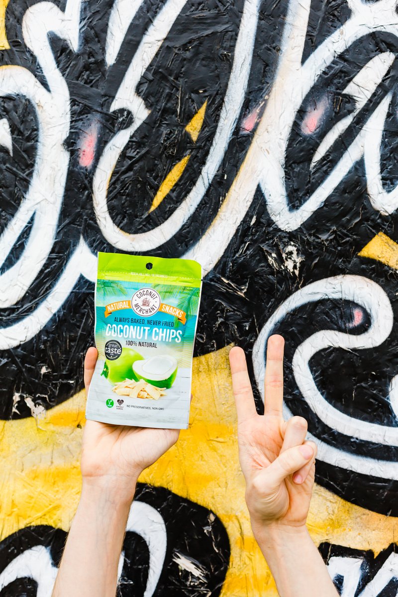 What’s your THE go-to snack on your daily walks? Think it’s safe to say ours is this bad boy here! 🤤  Crispy, juicy, 100% natural, always baked, never fried ✌️
