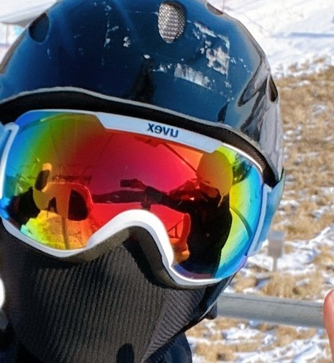 pannchoa's tweet photo. Knets debate on the identity of the girl in the reflection of Jaemin's ski goggles
https://t.co/teS8jdGhOM https://t.co/28GWmSkS3k