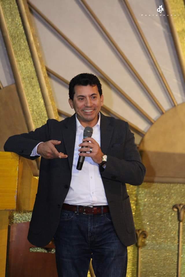 MeNna34946515's tweet photo. وفي النهاية يتحتم علينا نقول ان طول ما الراجل العظيم دا وزيرنا يبقا هنفضل دايما مطمنين ♥️ 
#وزارة_الشباب_be_safe https://t.co/GnPdF5Szbw