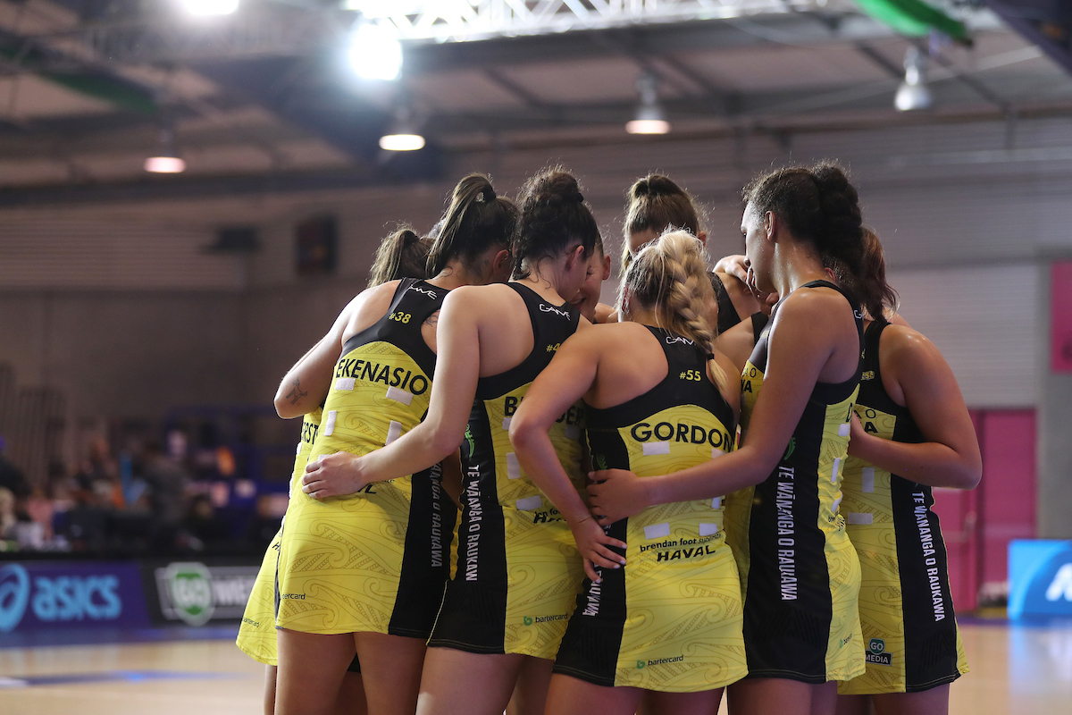 ANZPremiership's tweet image. ROUND 4 PREVIEW

We break down all four match-ups coming up in Round 4 of the ANZ Premiership.

Read full preview: bit.ly/2D12MCp

Fri - Mystics v Tactix at 7pm
Sat - Pulse v Steel at 5pm
Sun - Pulse v Magic at 5pm
Mon - Magic v Stars at 7pm

📷@mbphotonz