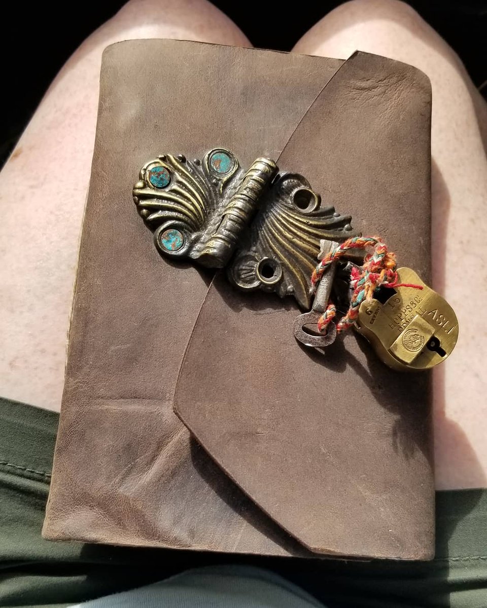 PolenPosse's tweet photo. #SupportLocalBusinesses #supportlocal. #handcrafted
#handcrafted #handcraftedbooks https://t.co/qUDzUcidCI https://t.co/BVkDfF1vQv