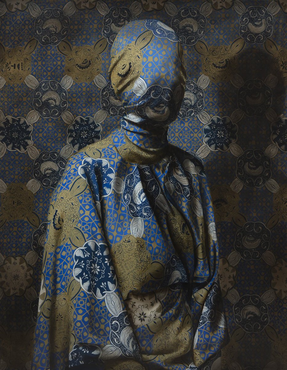 La belleza se funde en un todo. Nada es figura, nada es fondo. No importa el rostro concreto, importa la esencia, que es BELLEZA.

Gracias Aquesson, gracias <a href="/AndreaBoniforti/">Andrea Boniforti</a>